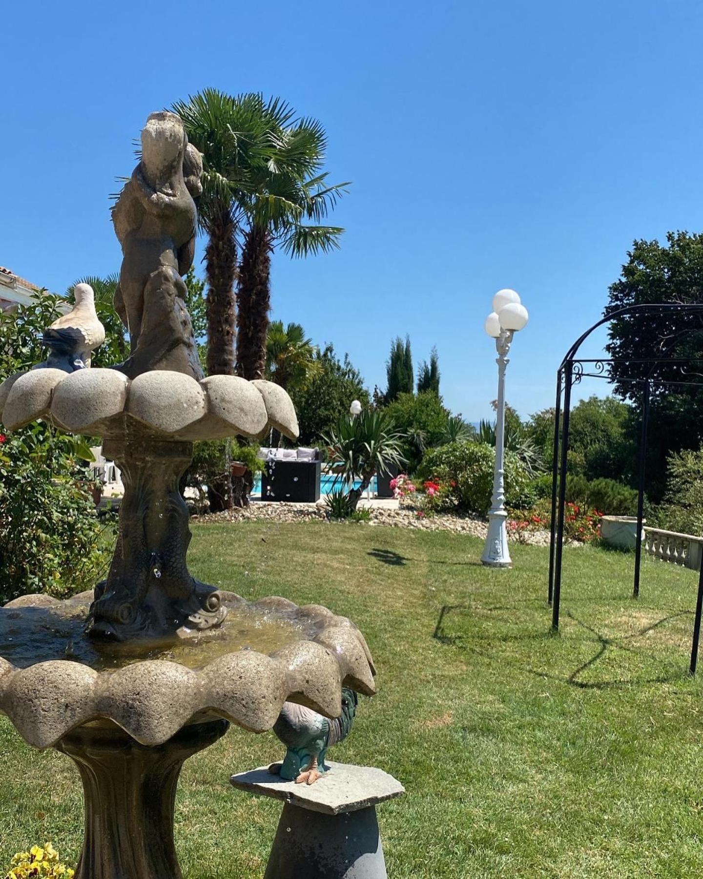 Domaine De La Provencale Panzió Saint-Didier-de-la-Tour Kültér fotó
